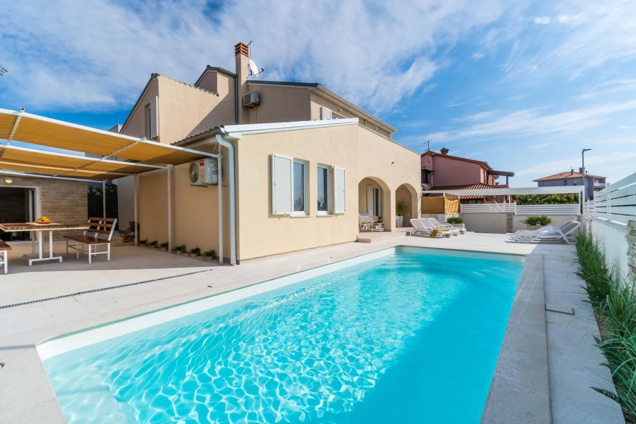 Villa Ostone Pula Exterior photo